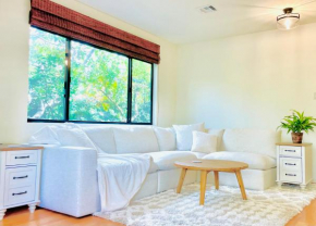 2 BR 2 BA - Eco House and Garden Vacation Retreat and Remote Workspace for Families, Couples and Solo Travelers in Coveted Culver